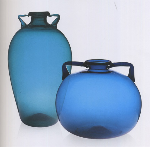 Deux vases bleu azur